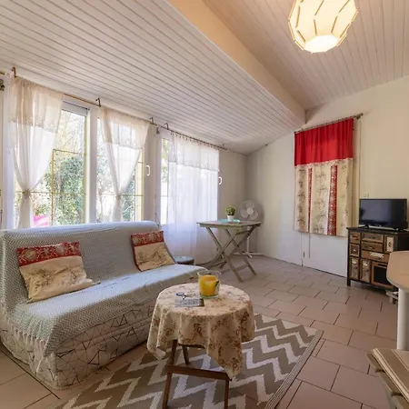 Maisonnette La Chaleureuse Holiday home *